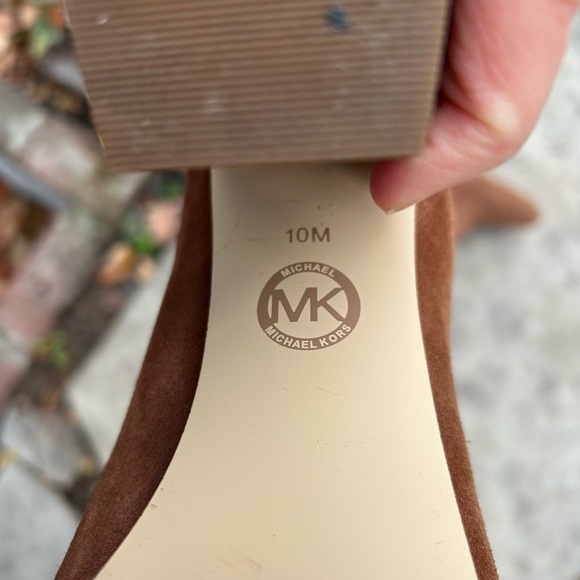 MICHAEL MICHAEL KORS Leigh Suede Boot, size 10 - Picture 9 of 12